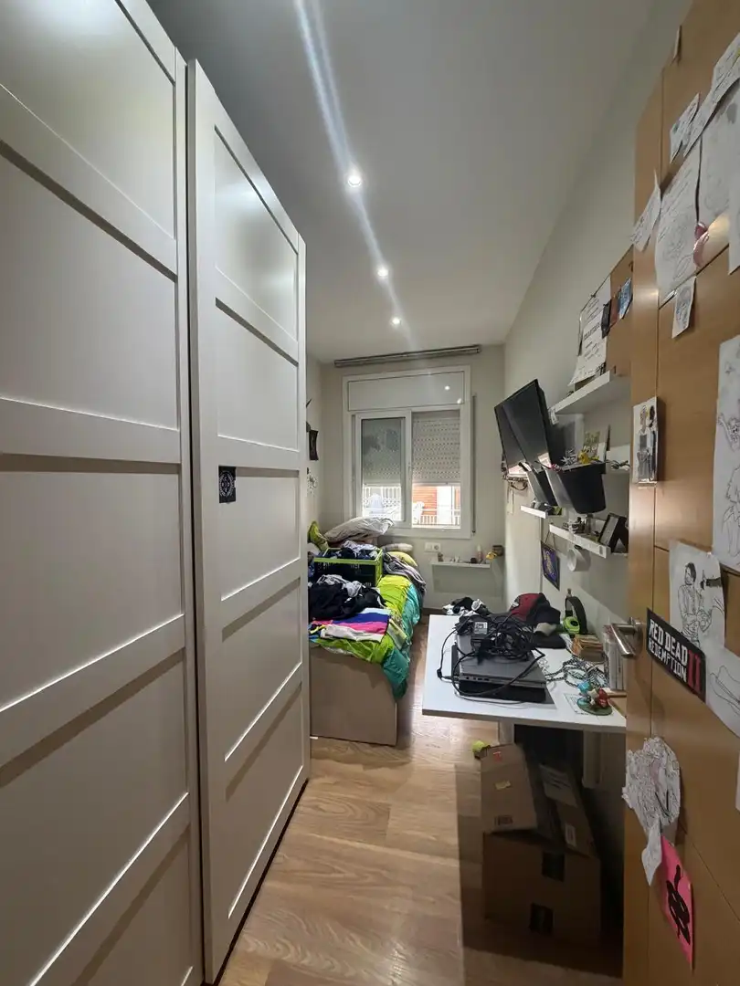 Habitación de Piso en venta en Cornellà de Llobregat con Aire acondicionado, Calefacción y Terraza