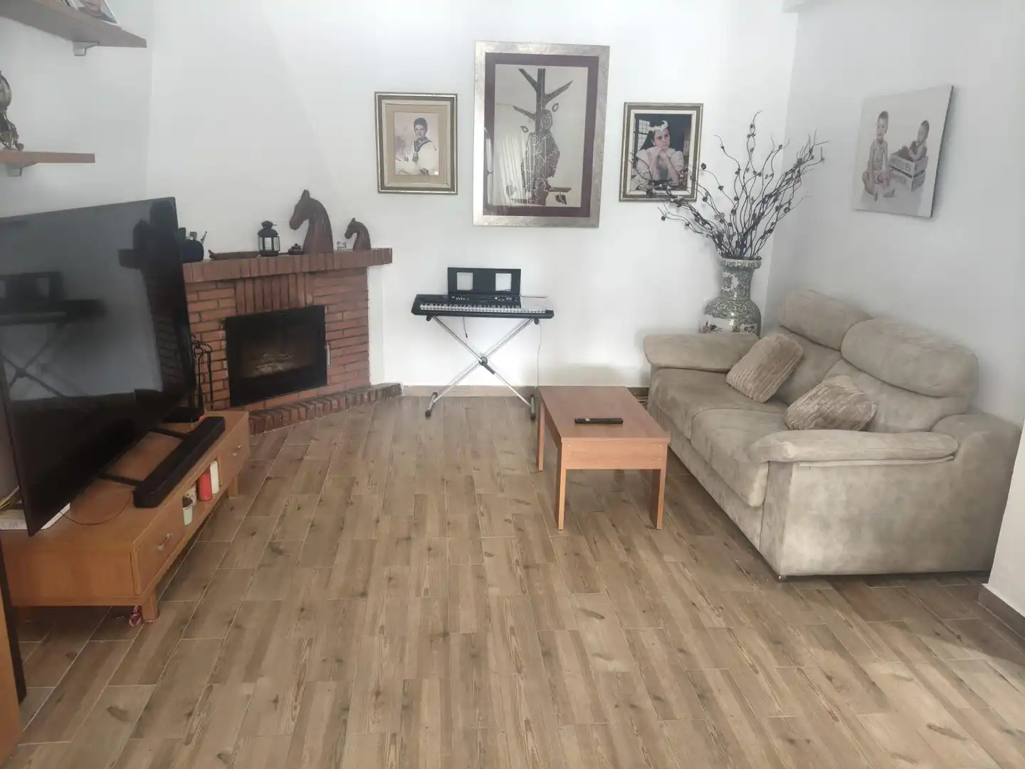 Sala d'estar de Casa o xalet en venda en Chiclana de la Frontera amb Aire condicionat, Jardí privat i Traster