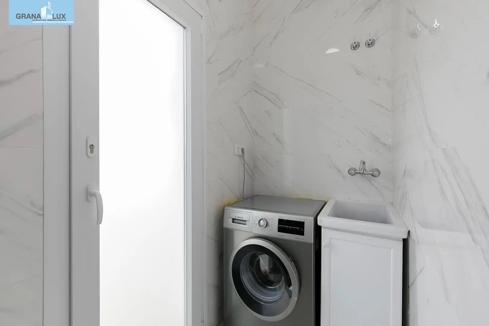 Baño de Casa o chalet en venta en Churriana de la Vega con Aire acondicionado, Jardín privado y Piscina