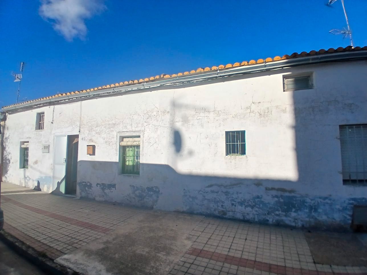 Vista exterior de Casa o xalet en venda en Santiago de la Puebla amb Jardí privat i Moblat