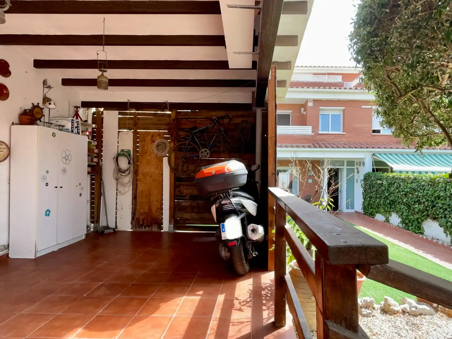 Außenansicht von Einfamilien-Reihenhaus zum Verkauf in Sant Vicenç de Montalt mit Klimaanlage, Heizung und Privatgarten