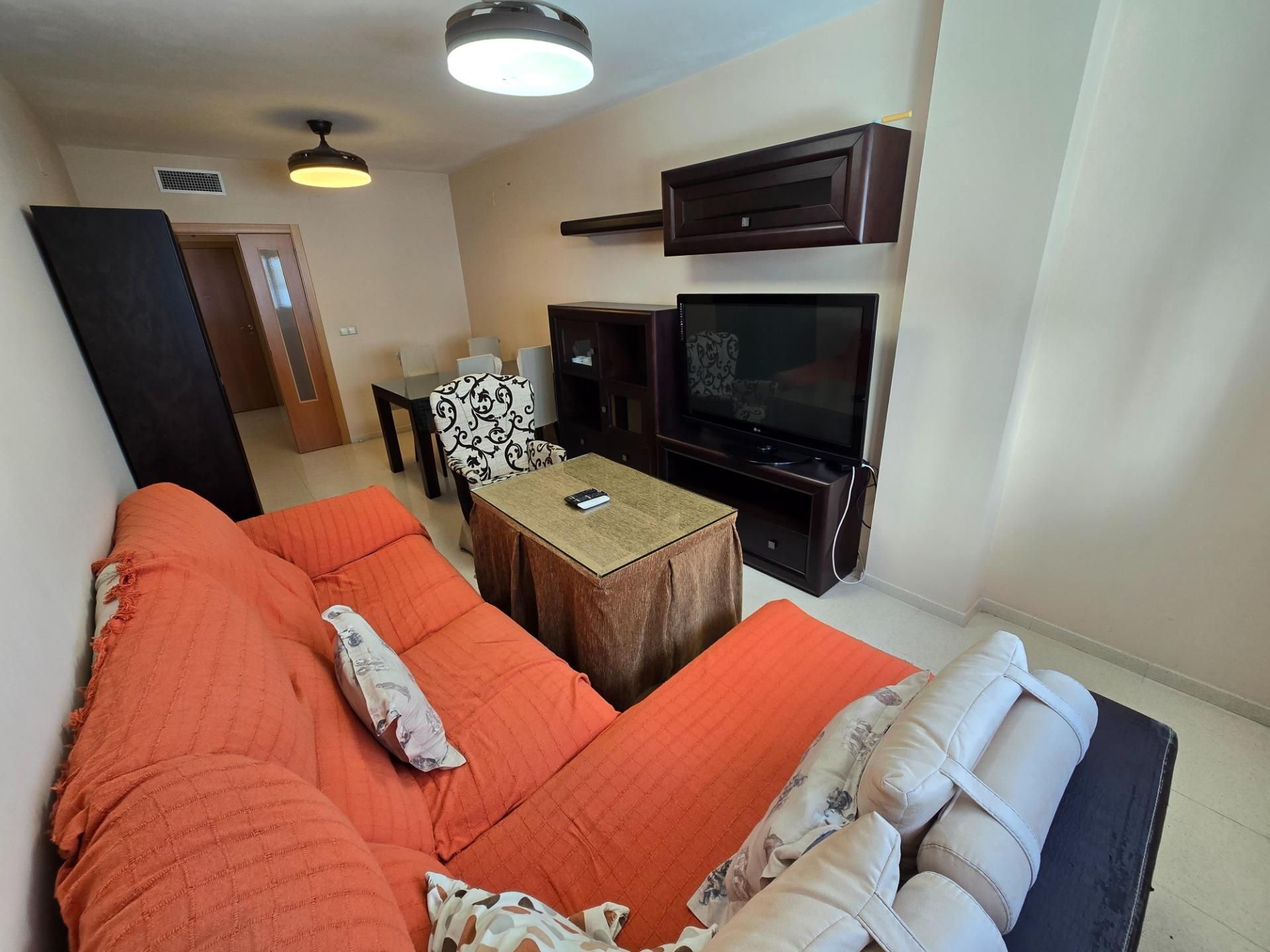 Flat to rent in Calle Escritora Crmena De Burgos, 7, Ciudad Jardín - Zoco