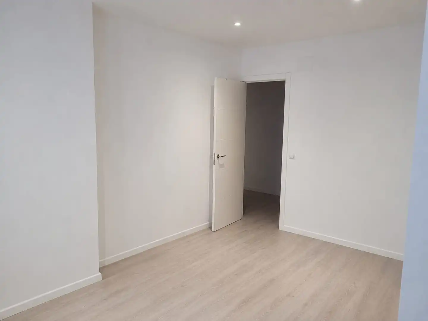 Piso de alquiler en Vigo  con Calefacción, Parquet y Horno
