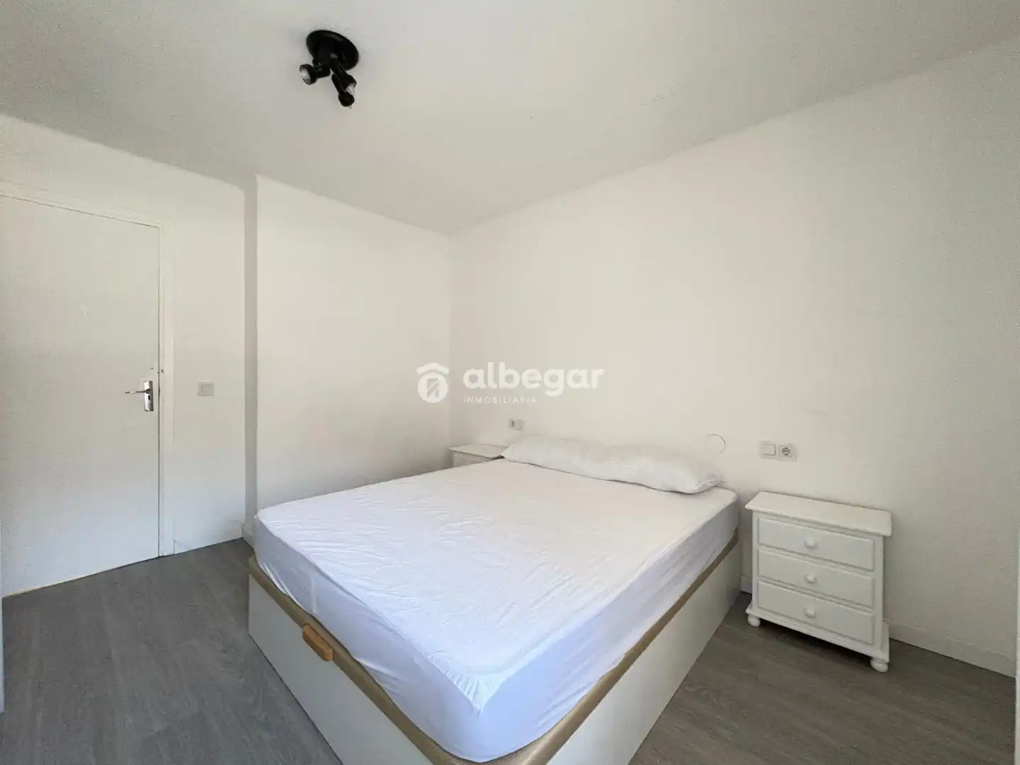 Dormitori de Pis de lloguer en Valencia amb Aire condicionat, Parquet i Terrassa