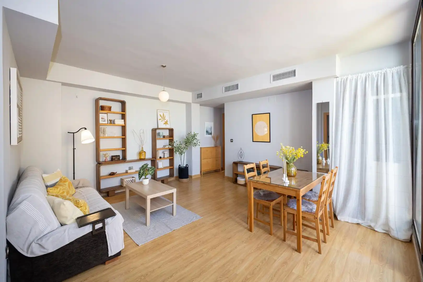 Sala d'estar de Dúplex en venda en Granada amb Aire condicionat i Terrassa