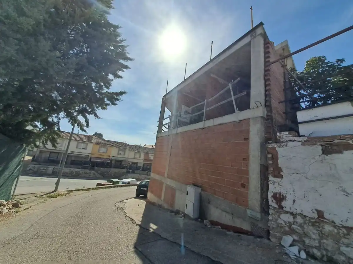 Vista exterior de Edificio en venta en Los Santos de la Humosa