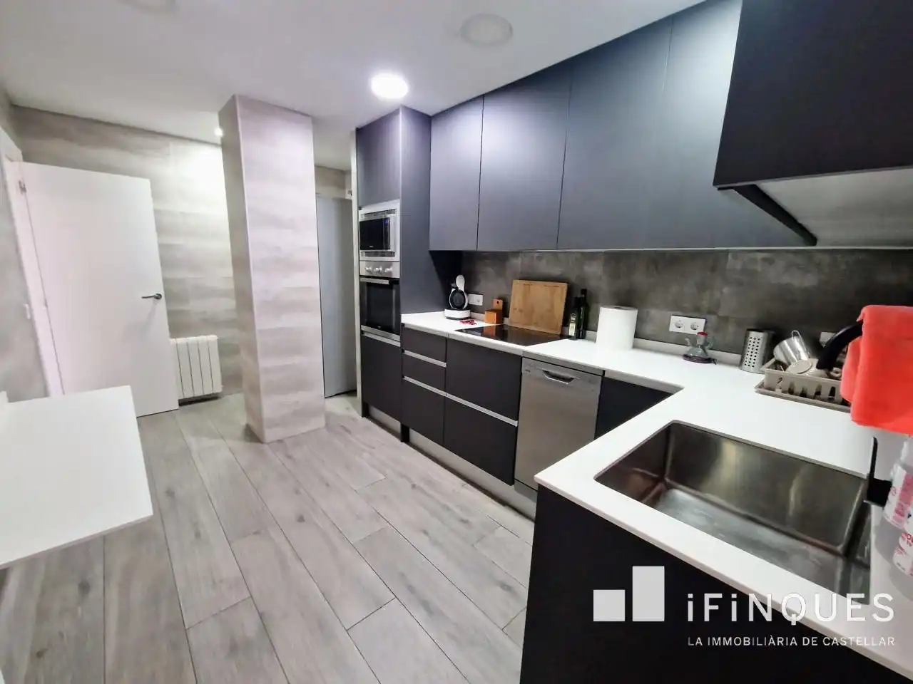 Kitchen of Flat for sale in Sabadell  with Air Conditioner, Heating and Parquet flooring