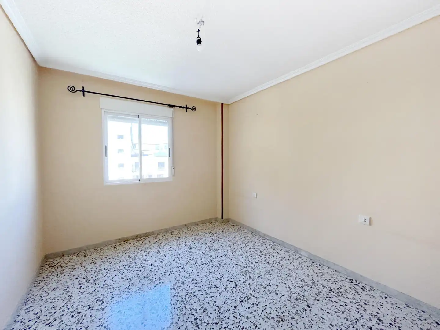 Habitación de Piso de alquiler en Novelda con Aire acondicionado, Terraza y Alarma