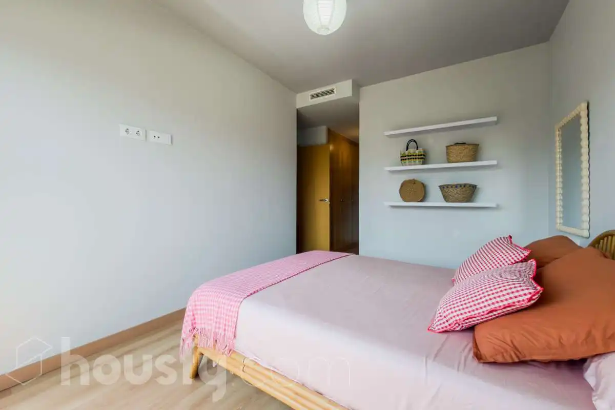 Habitación de Piso en venta en Badalona con Aire acondicionado, Calefacción y Terraza