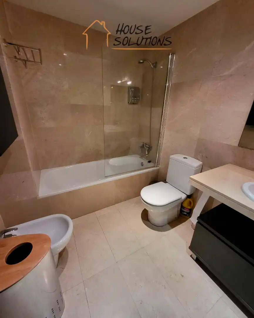 Baño de Piso en venta en Sabadell con Aire acondicionado, Calefacción y Amueblado