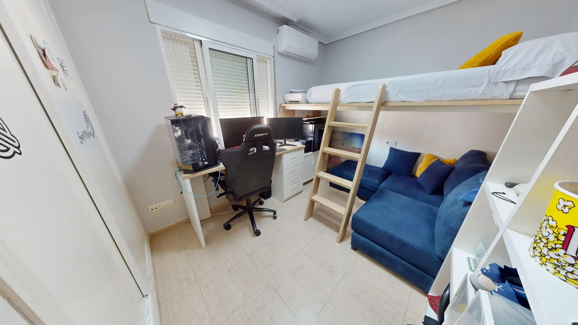 Dormitori de Casa o xalet en venda en Los Alcázares amb Aire condicionat, Terrassa i Traster