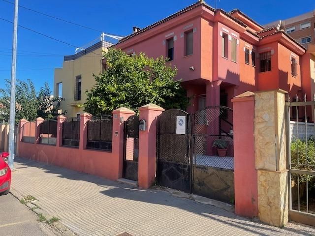 Vista exterior de Casa o xalet en venda en Cartagena amb Jardí privat i Terrassa