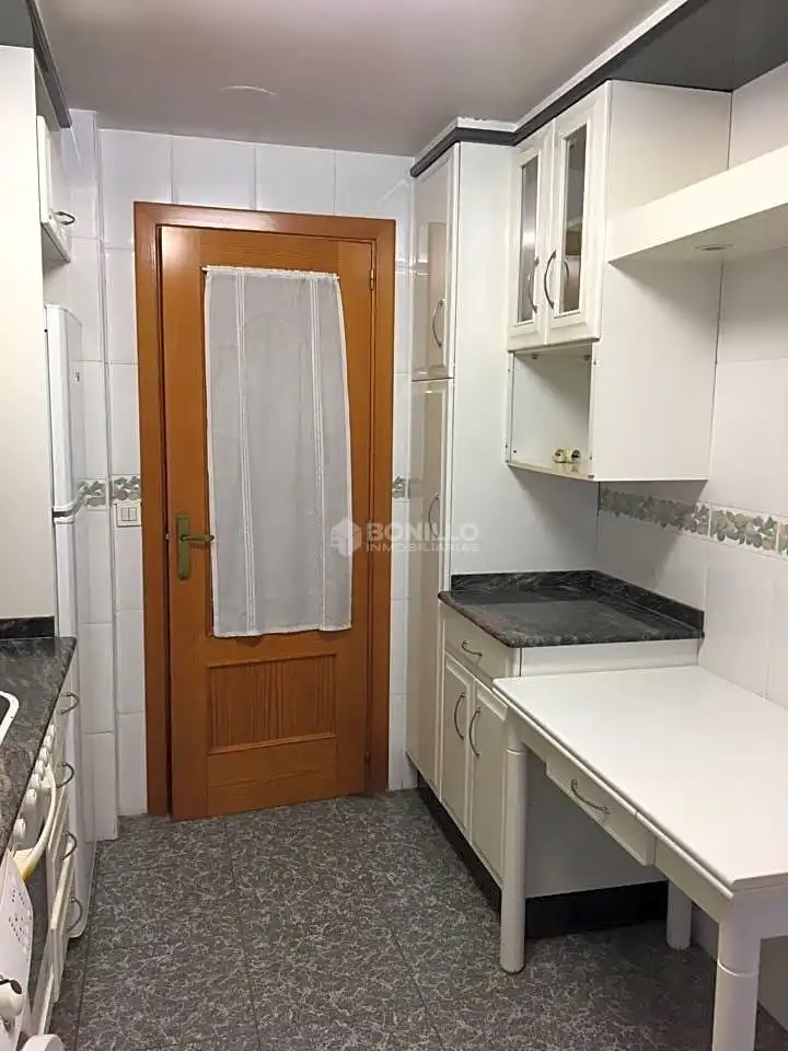 Flat with terrace to rent in Avenida de Sagunto, imagen 13