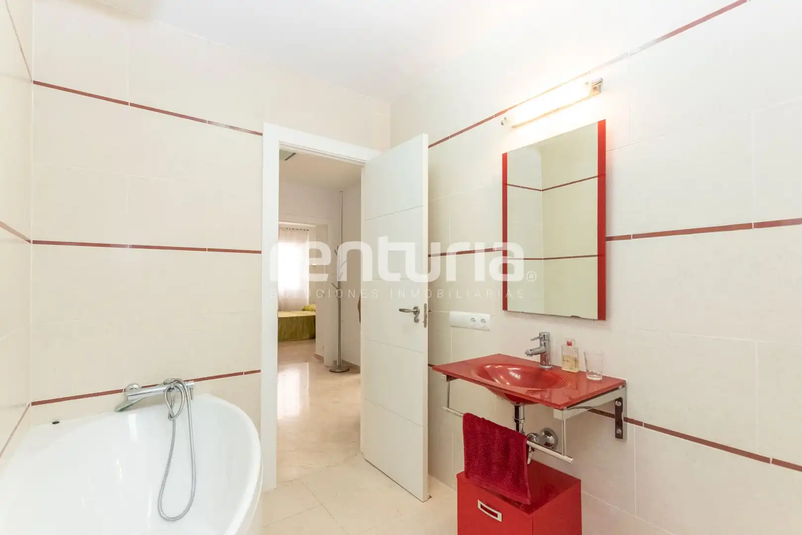 Badezimmer von Wohnung zum Verkauf in La Font de la Figuera mit Klimaanlage, Terrasse und Ofen