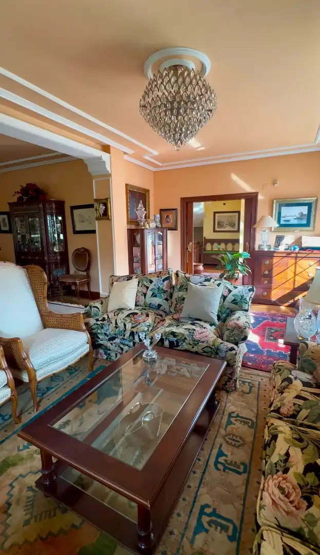 Villa con terrazza in vendita a Calle Bernardo Álvarez Galán 46, imagen 7