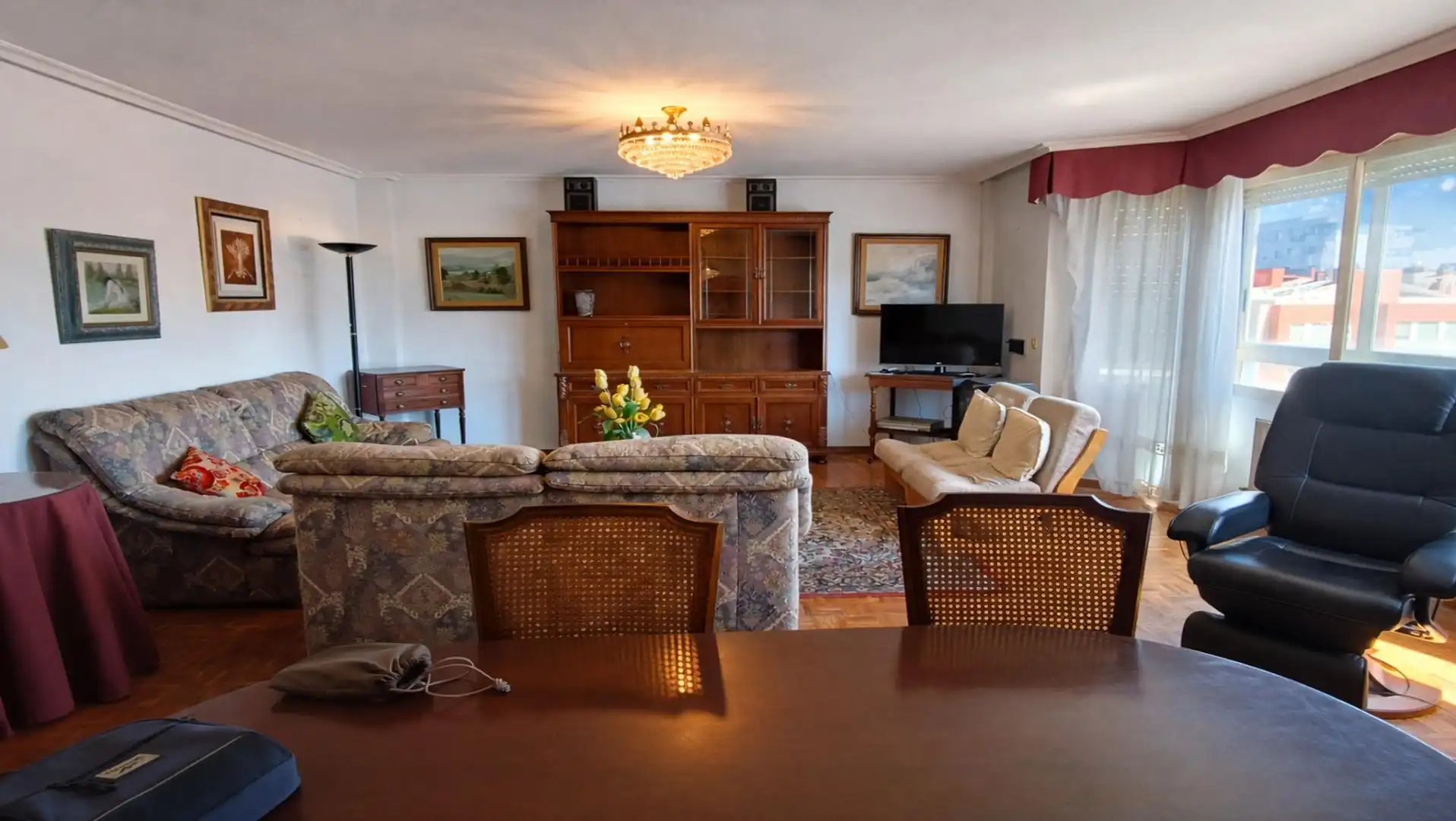 Sala d'estar de Pis en venda en Burgos amb Calefacció, Terrassa i Traster