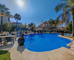 Piscina de Planta baixa en venda en Marbella amb Aire condicionat, Jardí privat i Terrassa