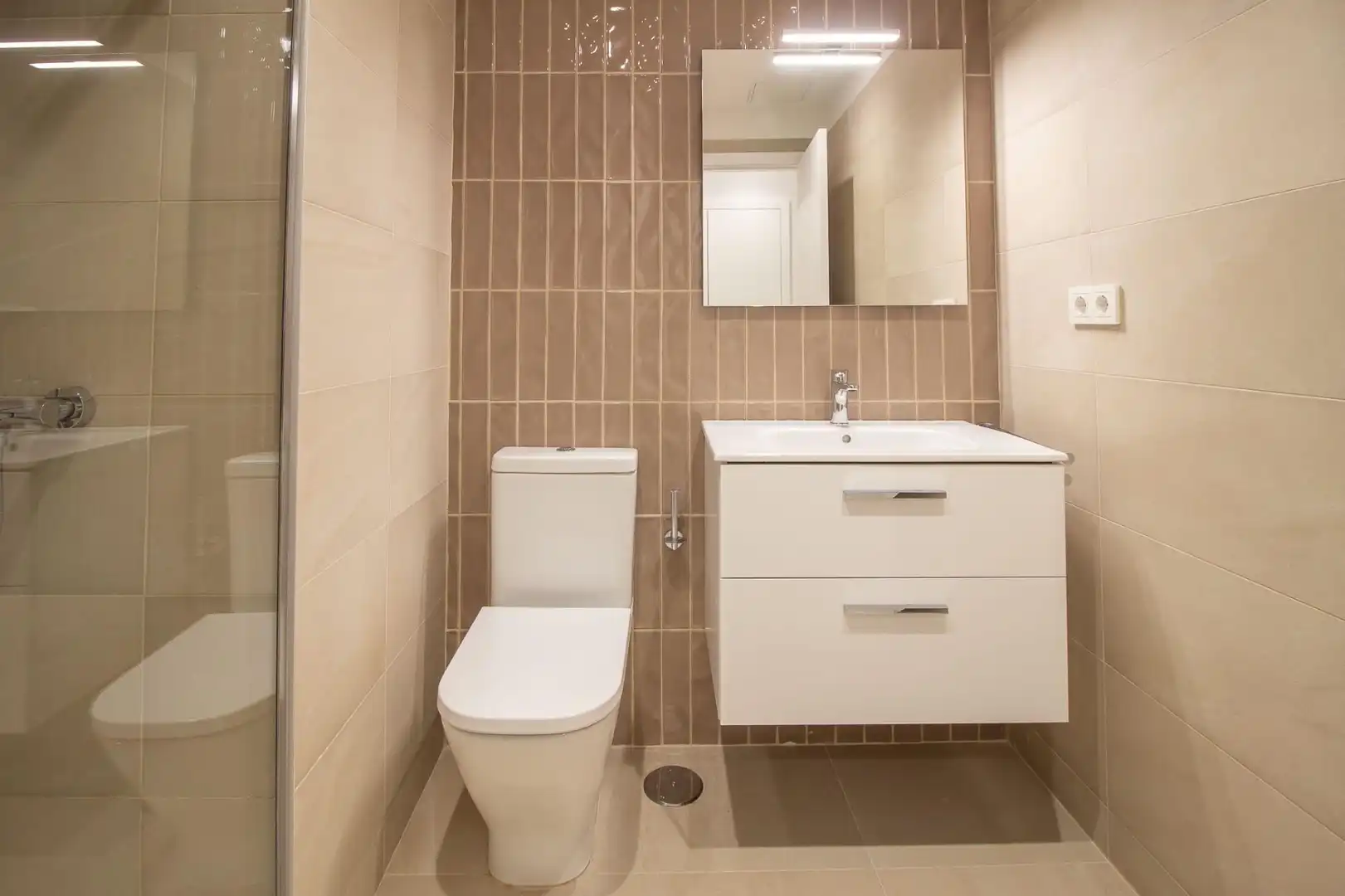 Bany de Apartament de lloguer en Las Palmas de Gran Canaria amb Moblat i Balcó