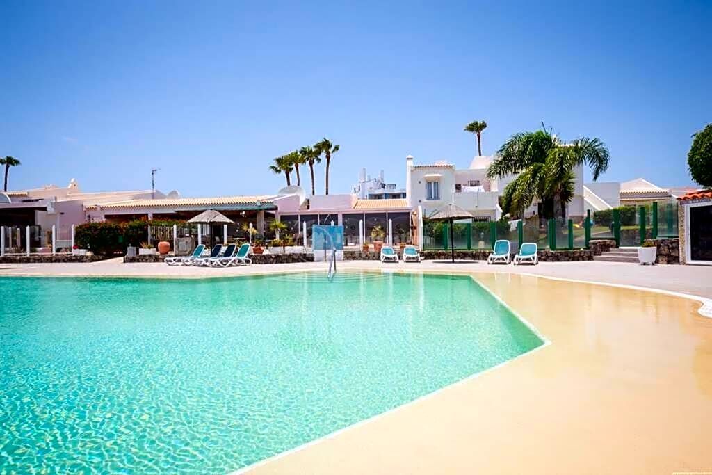 Piscina de Planta baixa en venda en San Miguel de Abona amb Jardí privat, Terrassa i Moblat