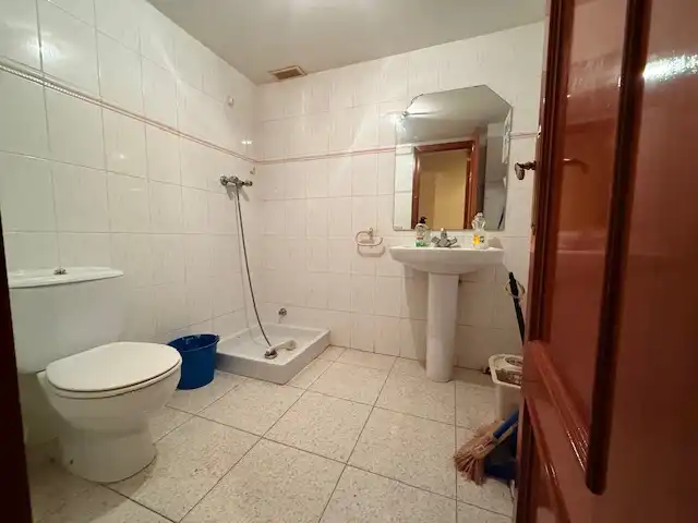 Bany de Oficina en venda en Castellón de la Plana / Castelló de la Plana amb Aire condicionat