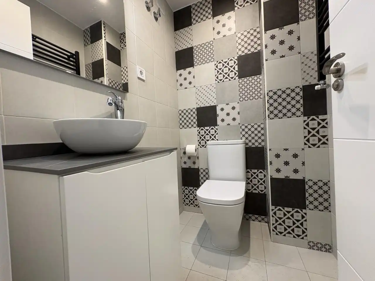 Badezimmer von Wohnung zur Miete in Madrid mit Heizung