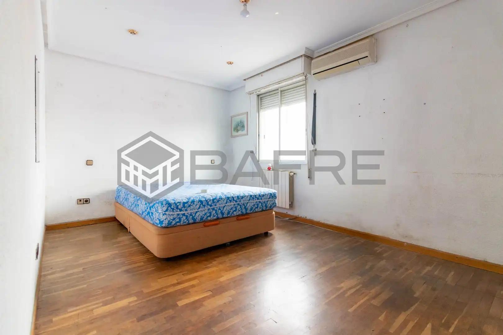 Schlafzimmer von Wohnung zum Verkauf in Madrid