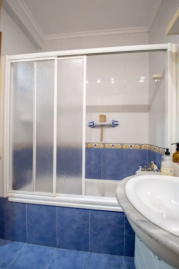 Baño de Piso en venta en Ribadesella con Calefacción, Parquet y Trastero