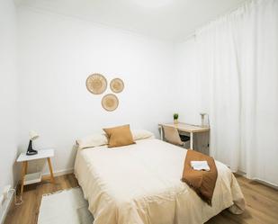 Bedroom of Flat to share in  Barcelona Capital  with Furnished