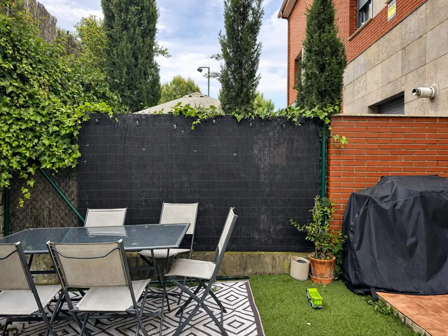 Terrassa de Casa adosada en venda en Sant Esteve Sesrovires amb Aire condicionat, Calefacció i Jardí privat