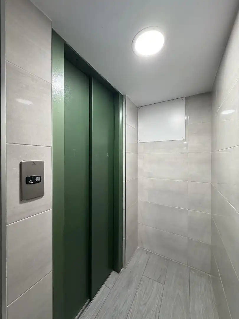Flat with lift for sale in Del Plus Ultra, imagen 2