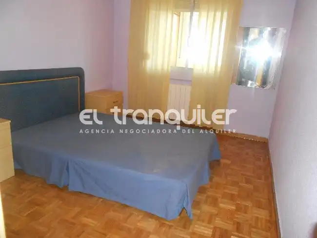 Dormitori de Pis de lloguer en Madrid amb Aire condicionat, Parquet i Terrassa