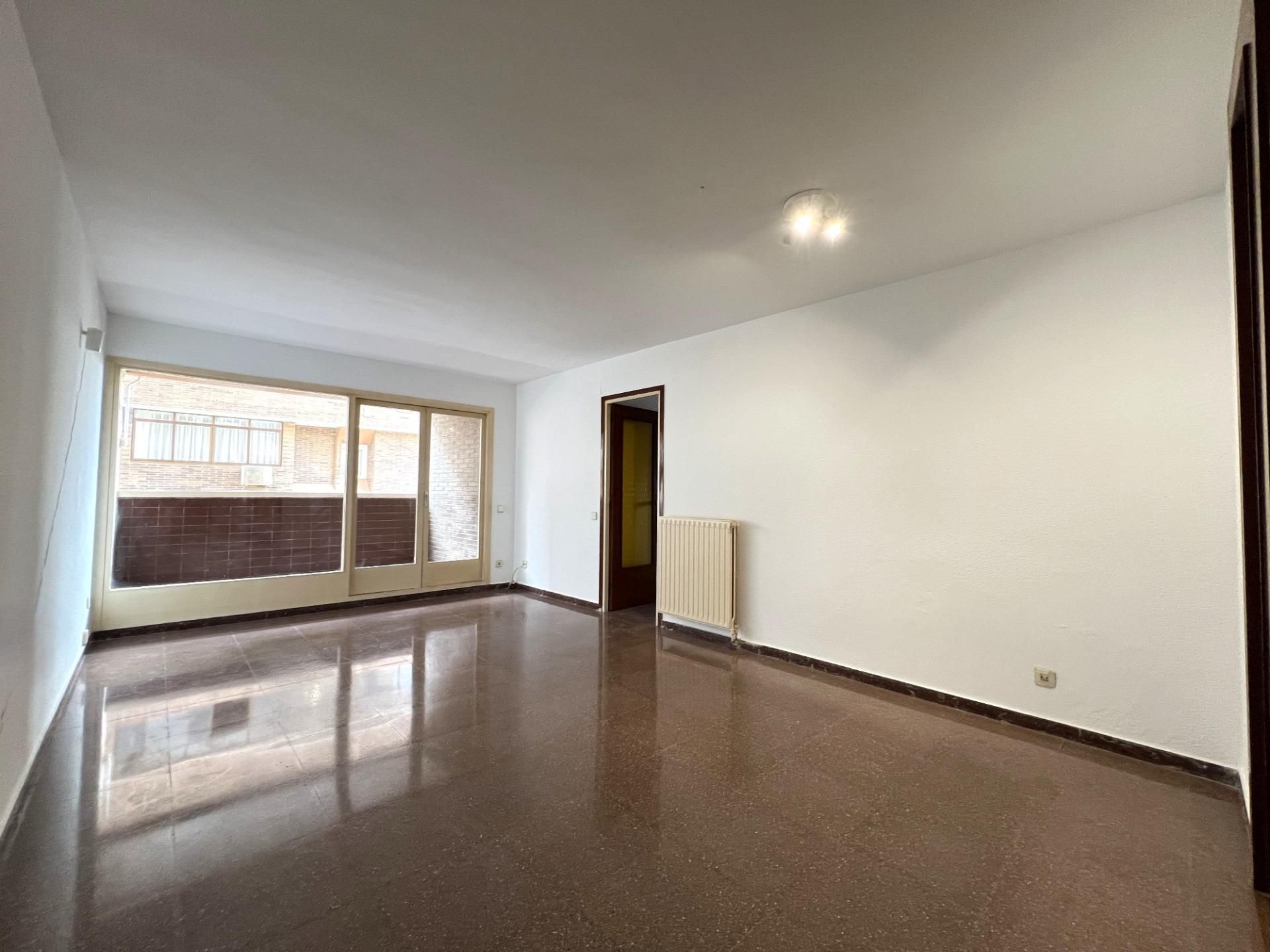 Living room of Flat for sale in Esplugues de Llobregat  with Heating and Balcony
