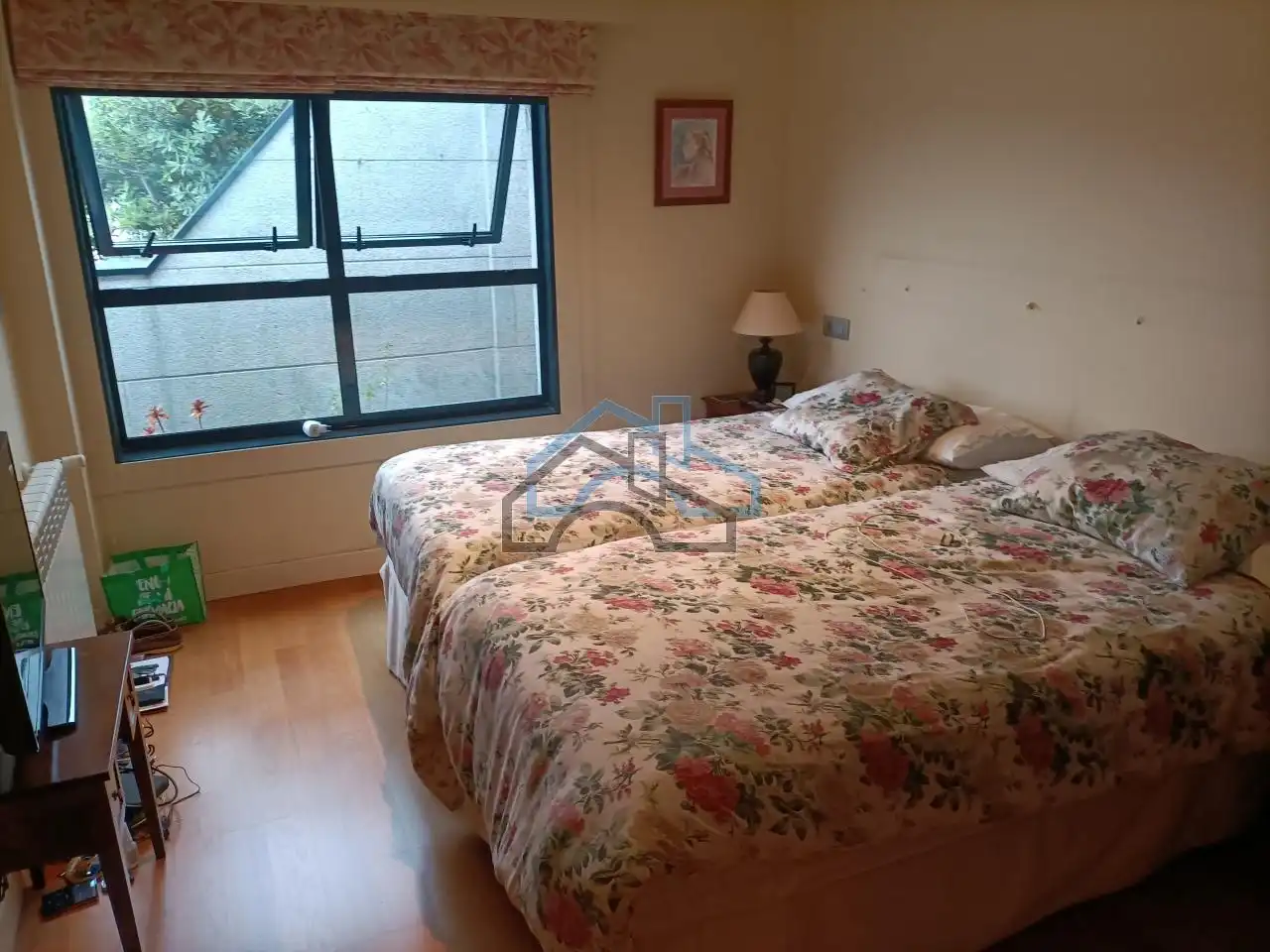 Schlafzimmer von Dachboden zur Miete in Cambre  mit Heizung, Parkett und Terrasse