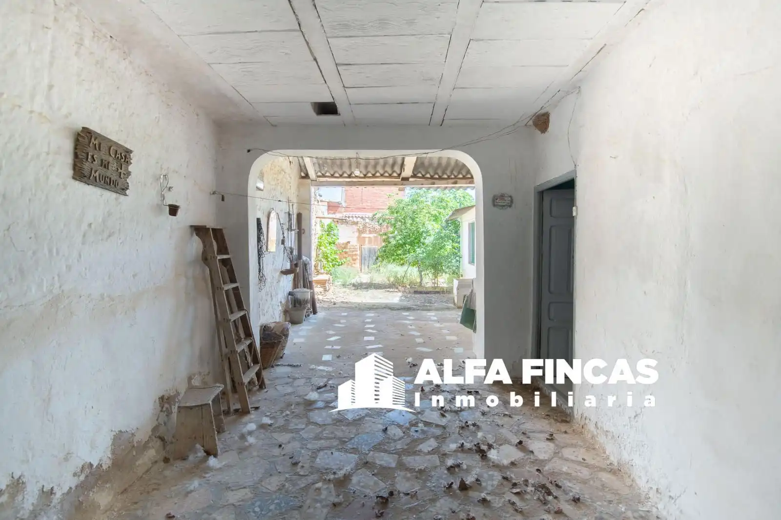 Vista exterior de Casa o xalet en venda en El Picazo   amb Jardí privat i Traster