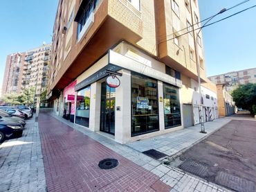 Local comercial en venda a Santa Marina