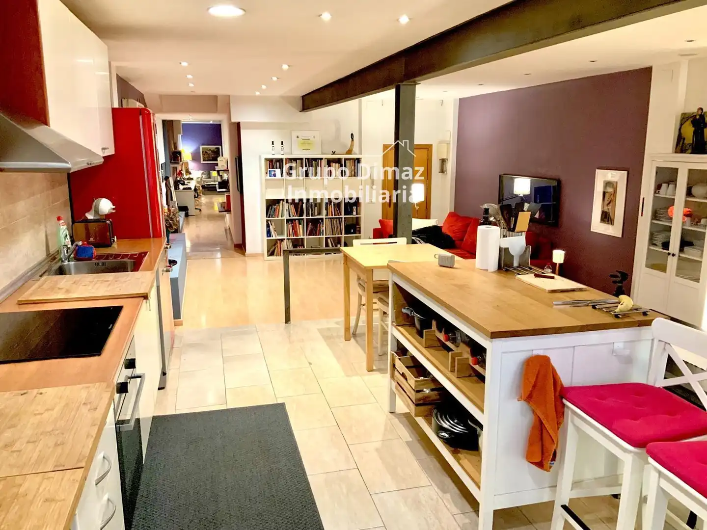 Wohnung zum Verkauf in Barcelona mit Klimaanlage und Terrasse