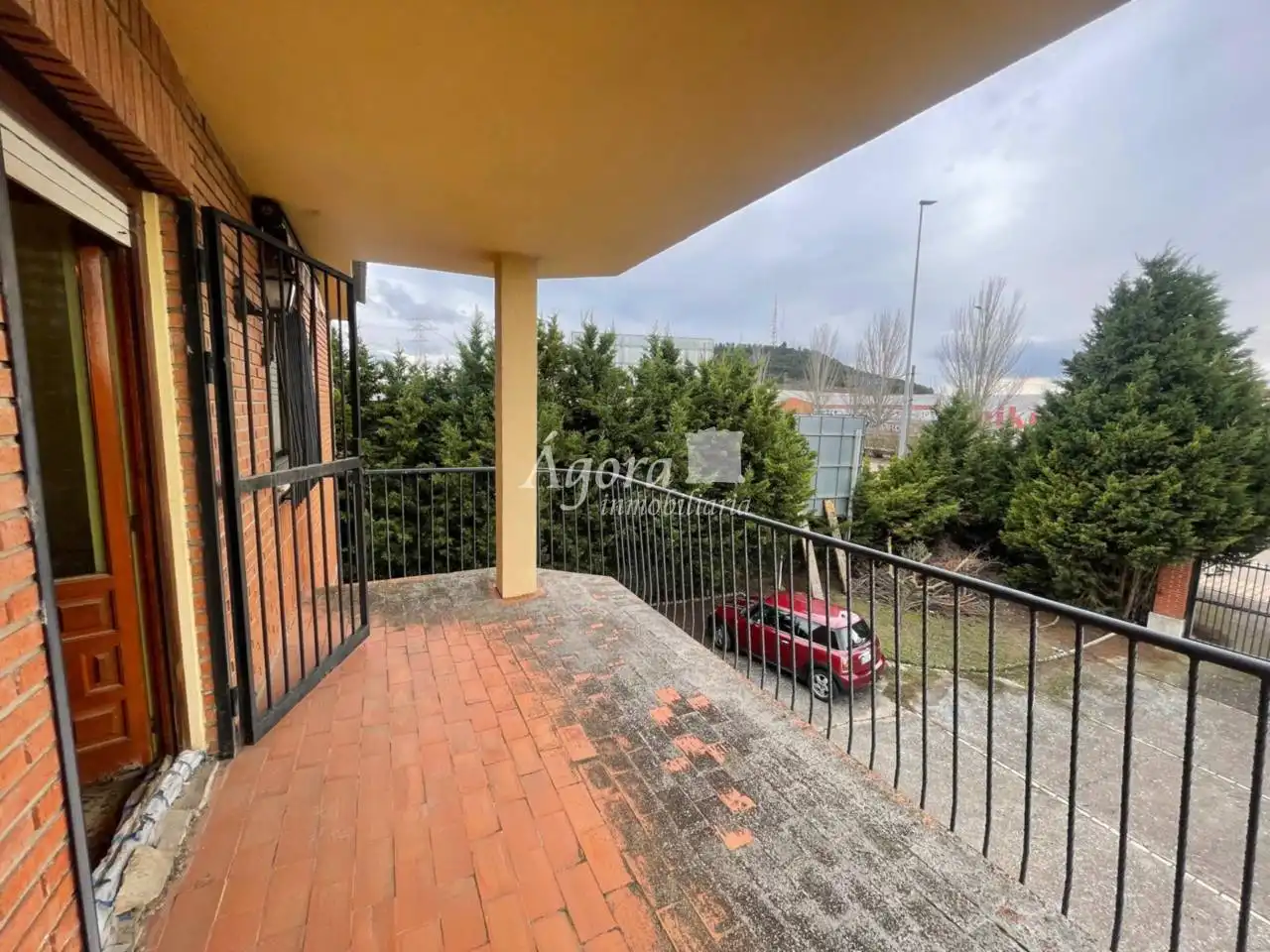 Vista exterior de Casa o xalet en venda en Valladolid amb Calefacció, Jardí privat i Terrassa