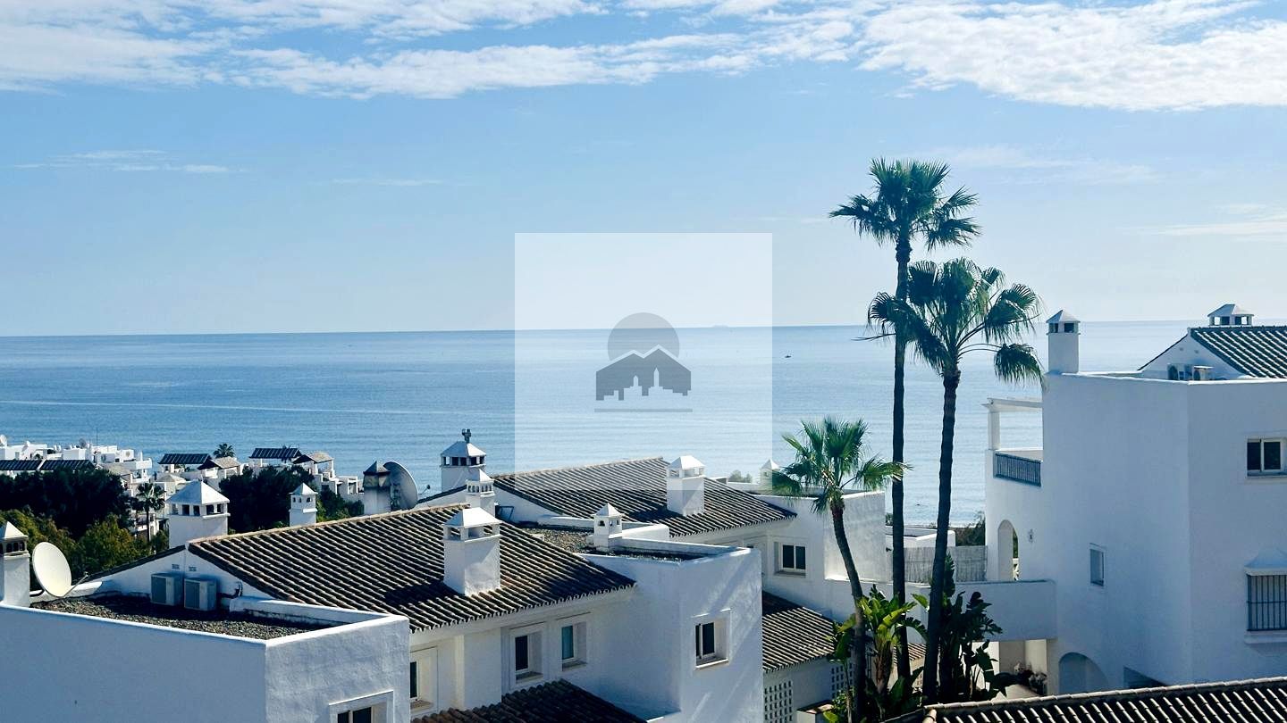 Vista exterior de Dúplex en venta en Casares con Aire acondicionado, Terraza y Piscina comunitaria