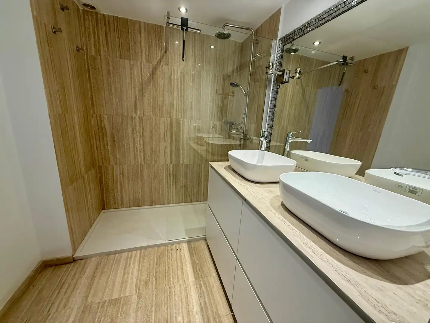 Bany de Apartament de lloguer en Marbella amb Aire condicionat, Terrassa i Piscina