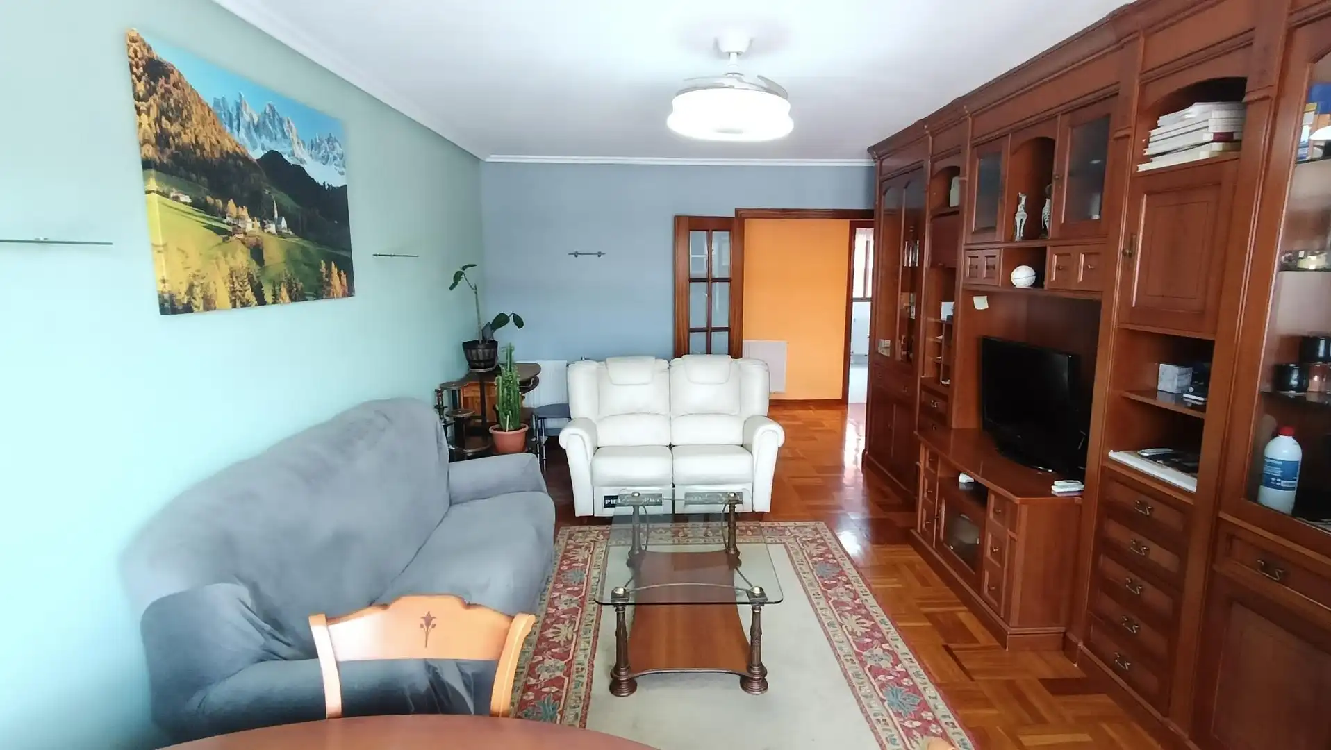 Sala d'estar de Pis en venda en Burgos amb Calefacció, Parquet i Traster