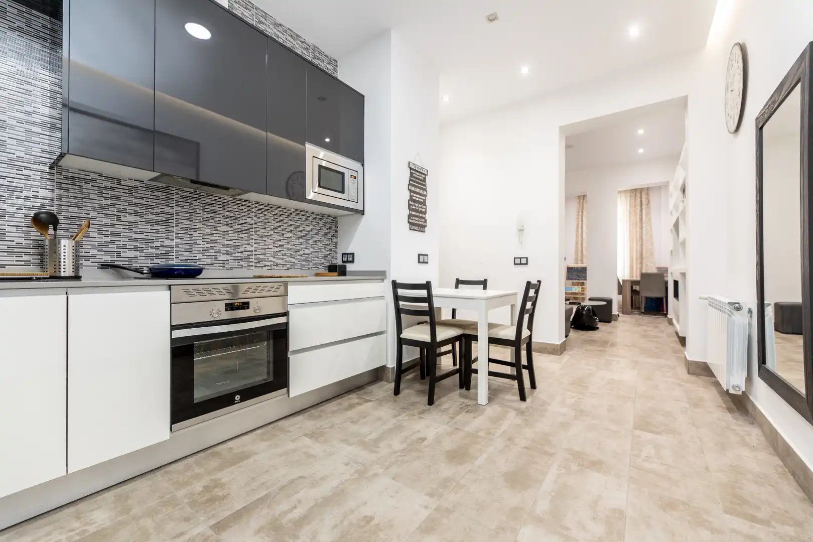Flat for rent in Calle de la Santísima Trinidad, Trafalgar