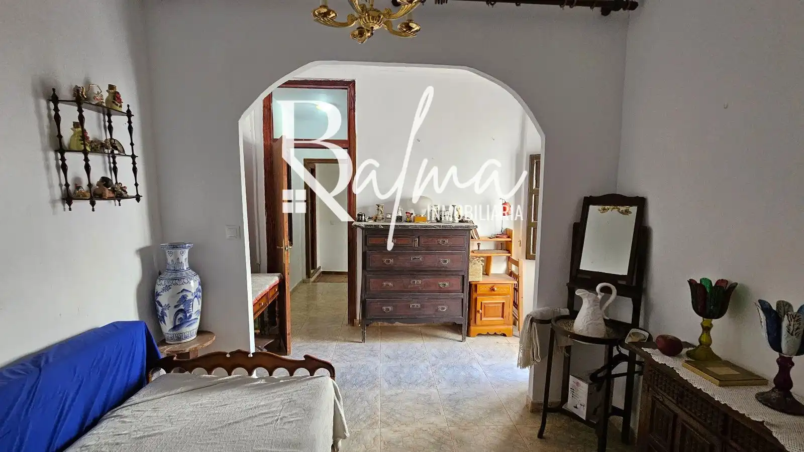 Bedroom of Detached homes for sale in Vélez-Málaga  with Terrace, Storage room and Furnished