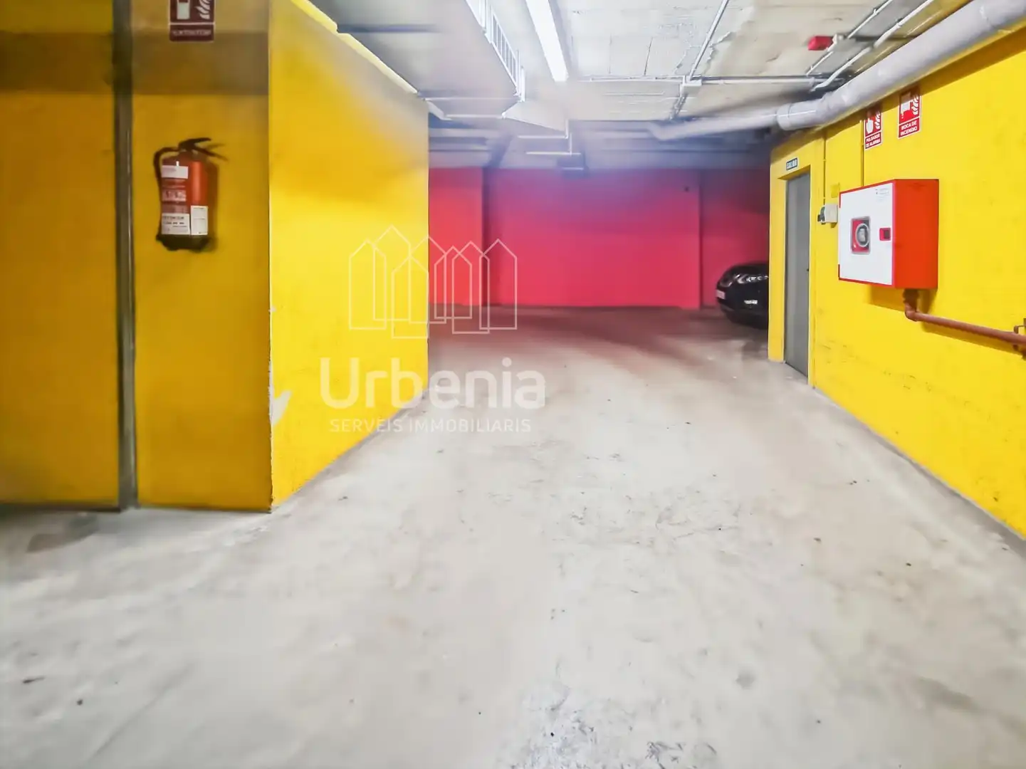 Parkplatz von Wohnung zum Verkauf in Mataró mit Klimaanlage, Terrasse und Abstellraum