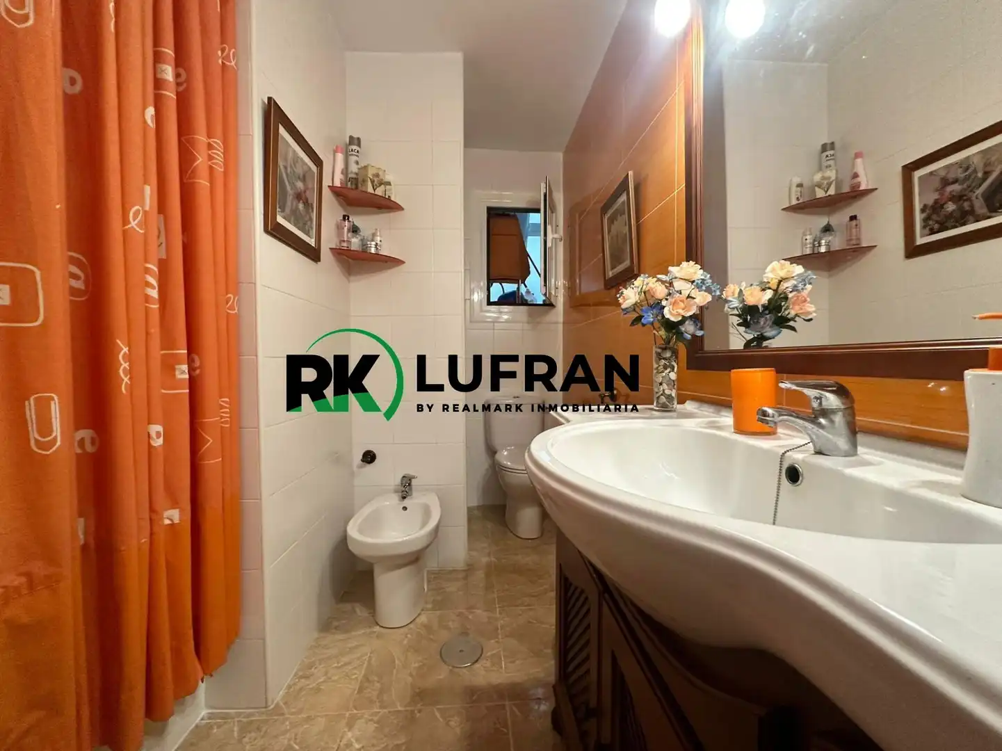 Bany de Apartament en venda en Alicante / Alacant amb Terrassa, Moblat i Balcó