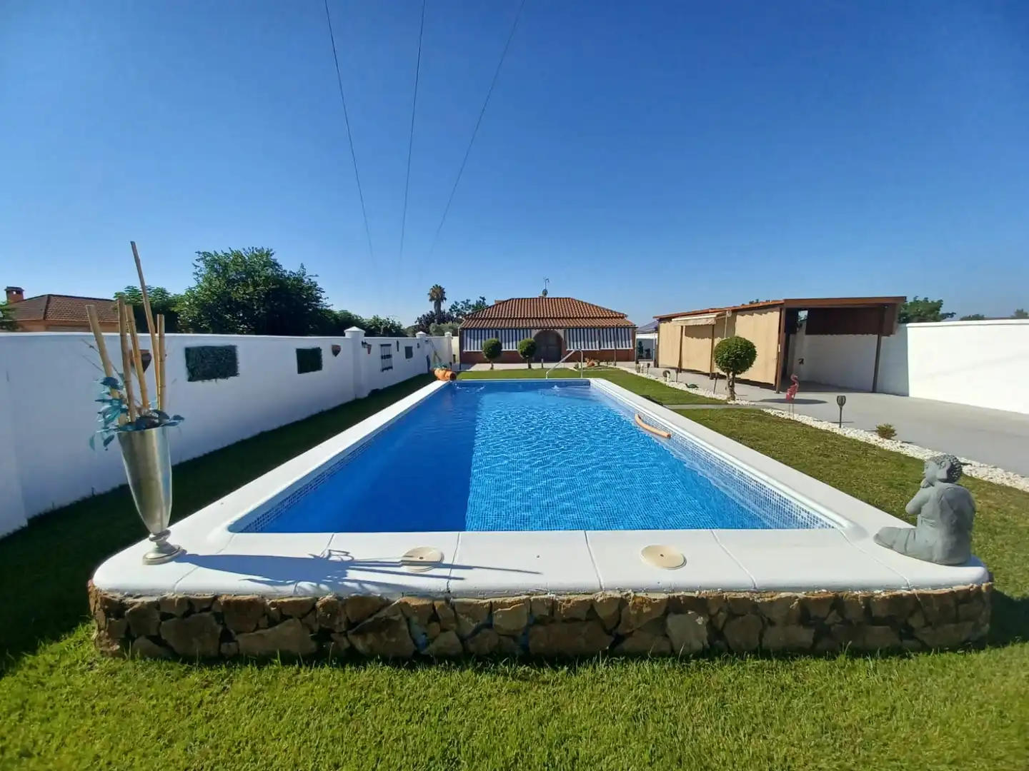 Piscina de Casa o xalet en venda en Villanueva de la Serena amb Aire condicionat, Jardí privat i Traster