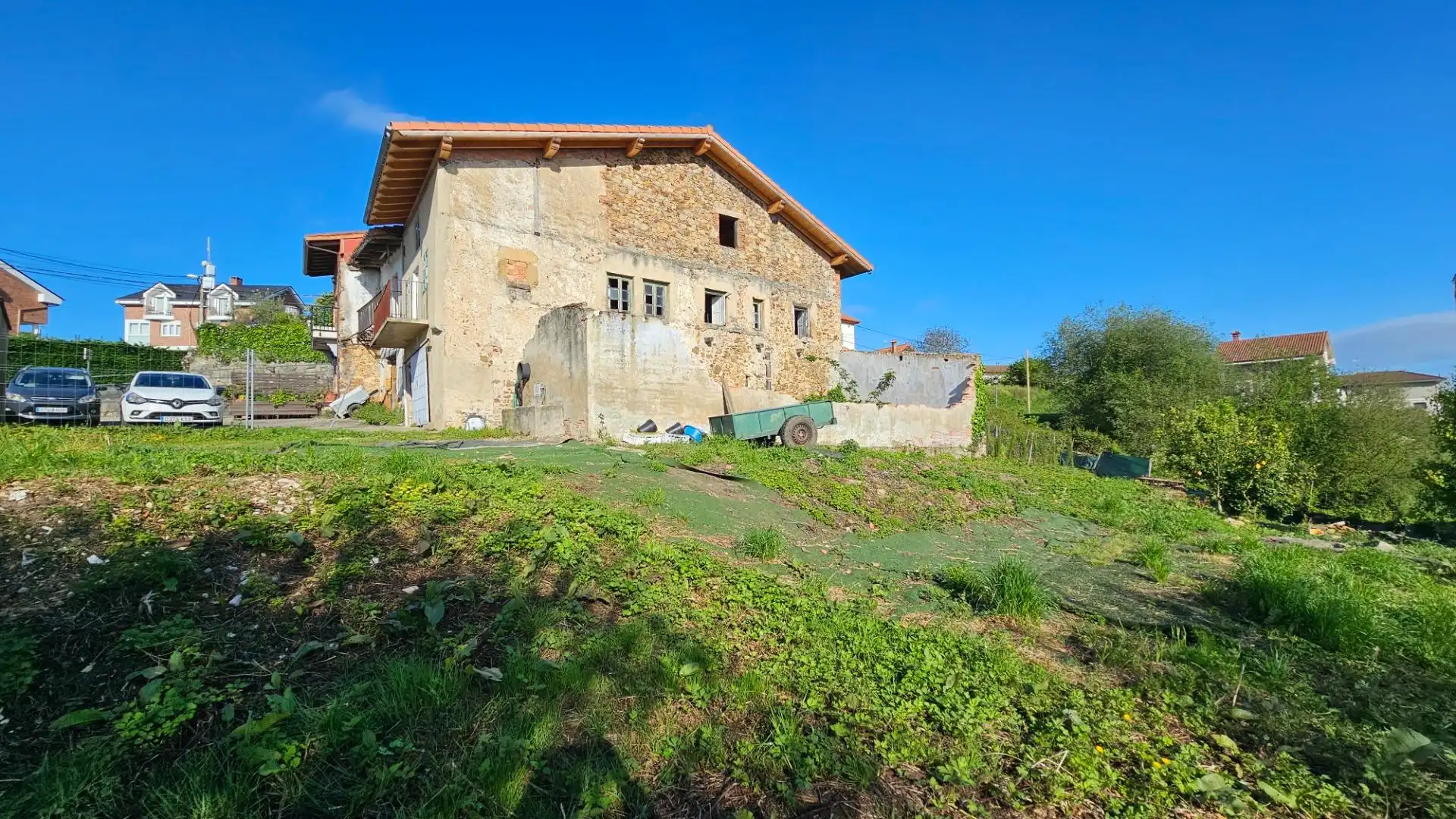 Außenansicht von Haus oder Chalet zum Verkauf in Limpias mit Privatgarten und Balkon