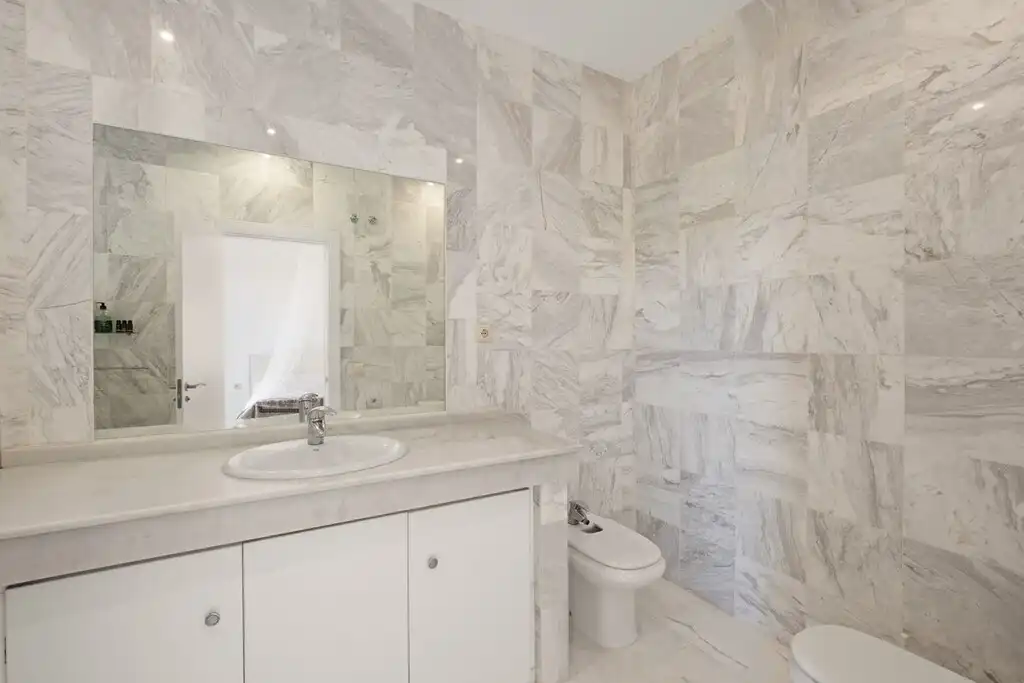 Baño de Planta baja en venta en Ojén con Aire acondicionado, Jardín privado y Terraza