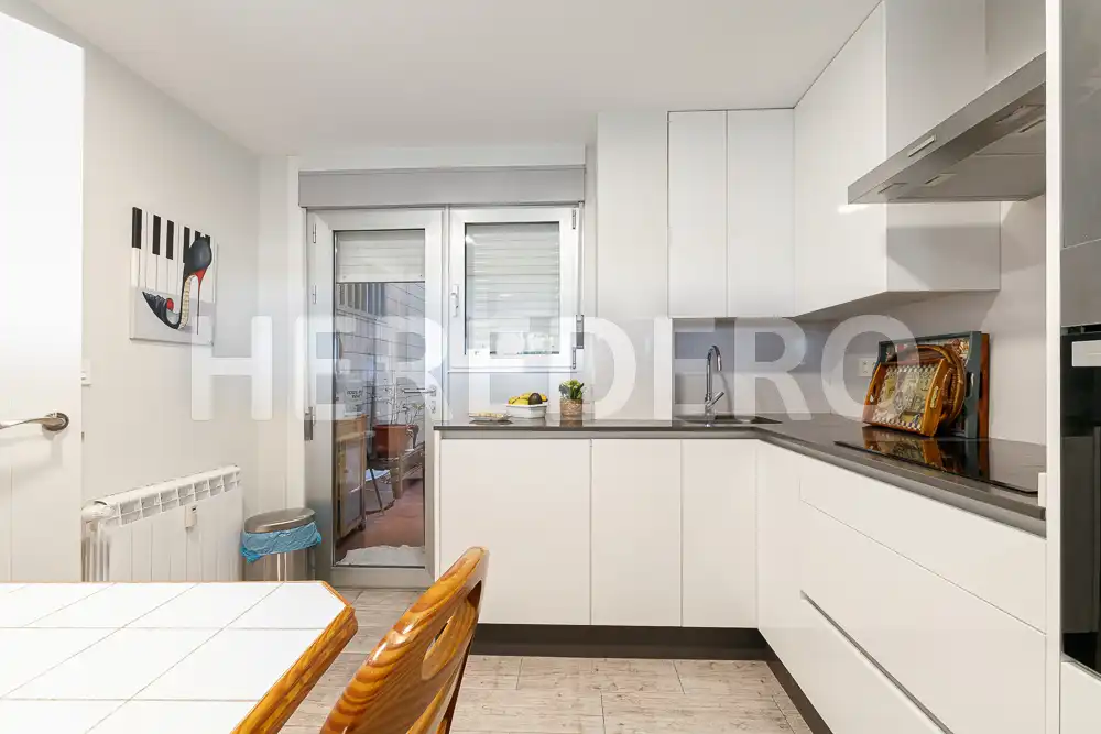 Küche von Wohnung zum Verkauf in Vigo  mit Heizung und Parkett