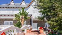 Vista exterior de Casa o xalet en venda en Gavà amb Calefacció, Jardí privat i Parquet