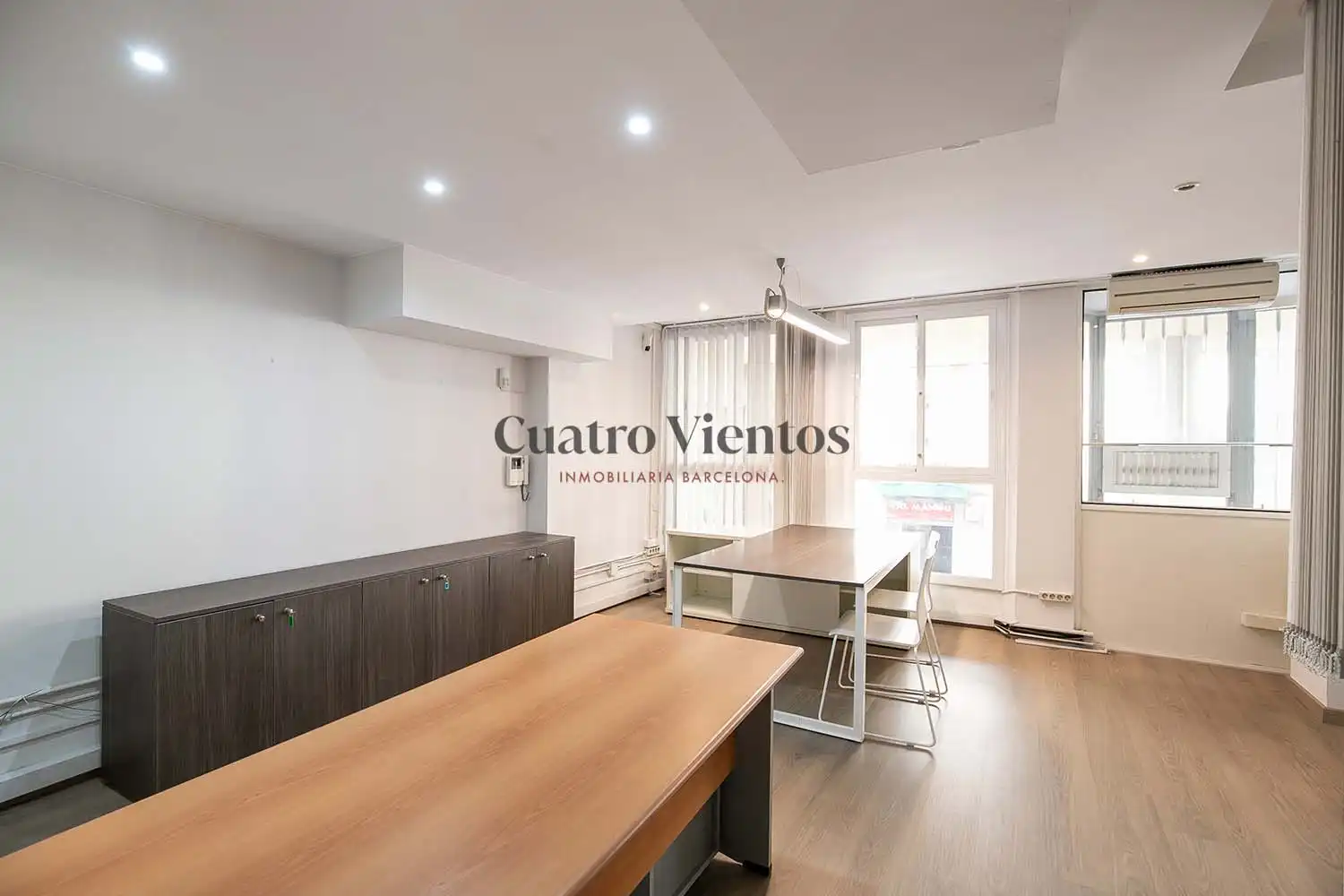 Office for sale in Barcelona  with Air Conditioner and Heating